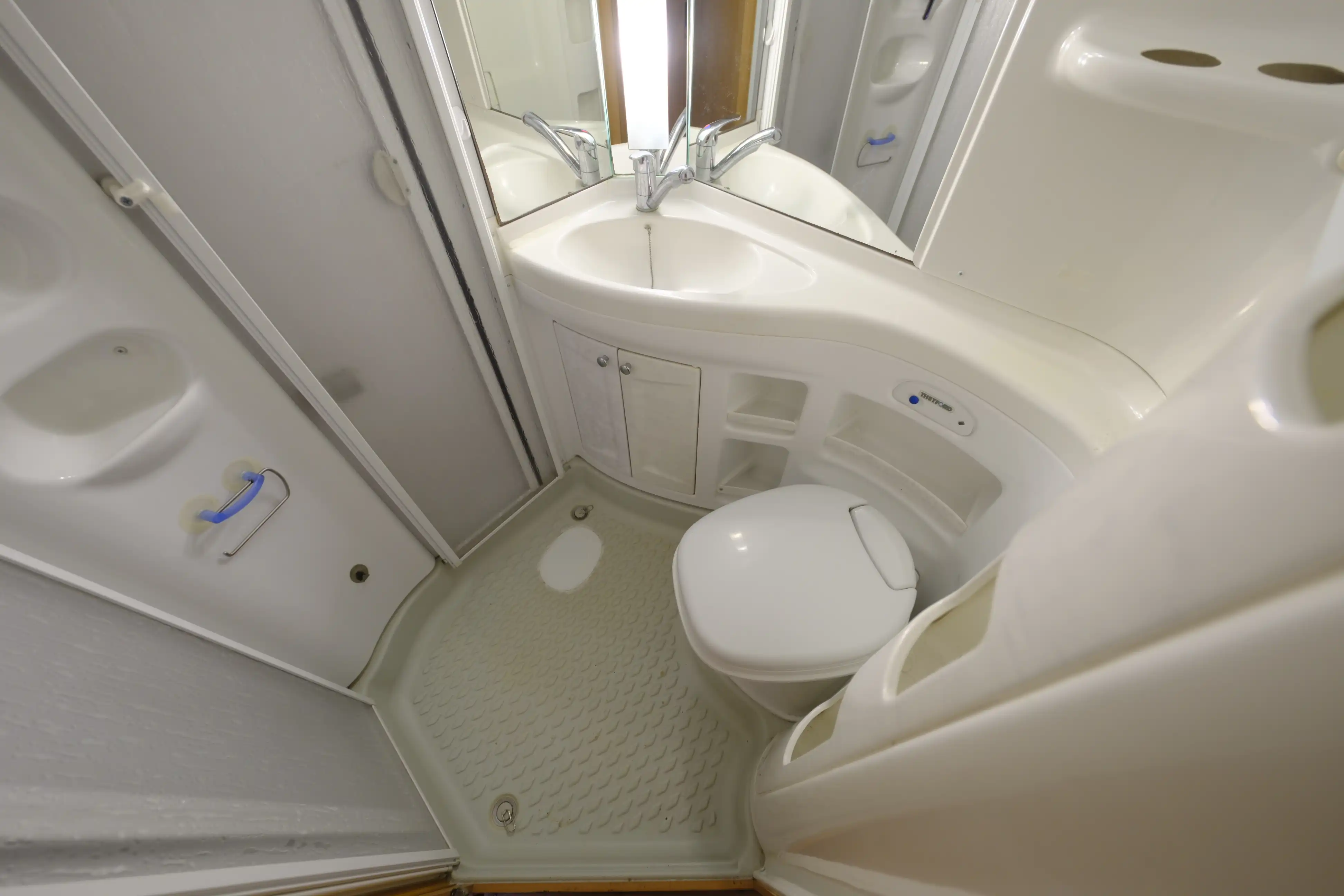 HOBBY A 595 AK - Ansicht 12